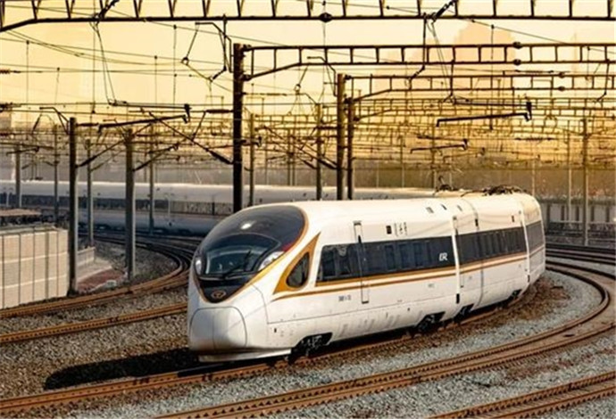 "加长版"复兴号动车组7月上线 总长超400米