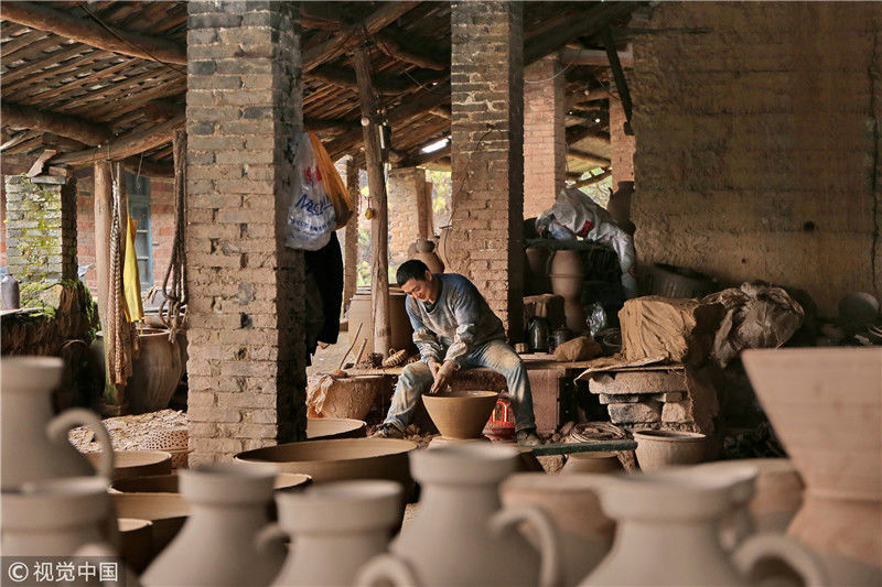 图片故事:重庆百年窑火一脉承