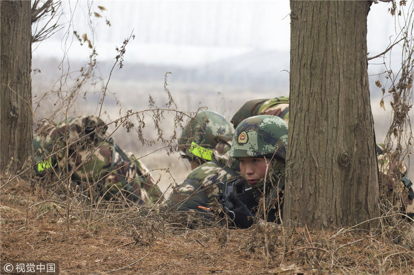 江苏宿迁:武警野营拉练硝烟味儿浓