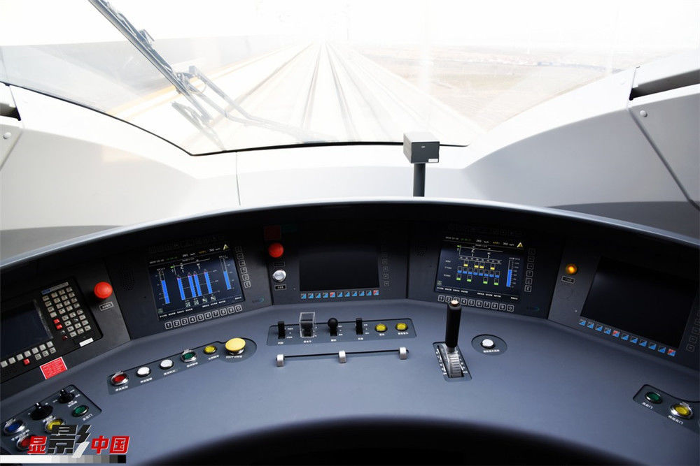 呼和浩特进京高铁"复兴号"内部探秘