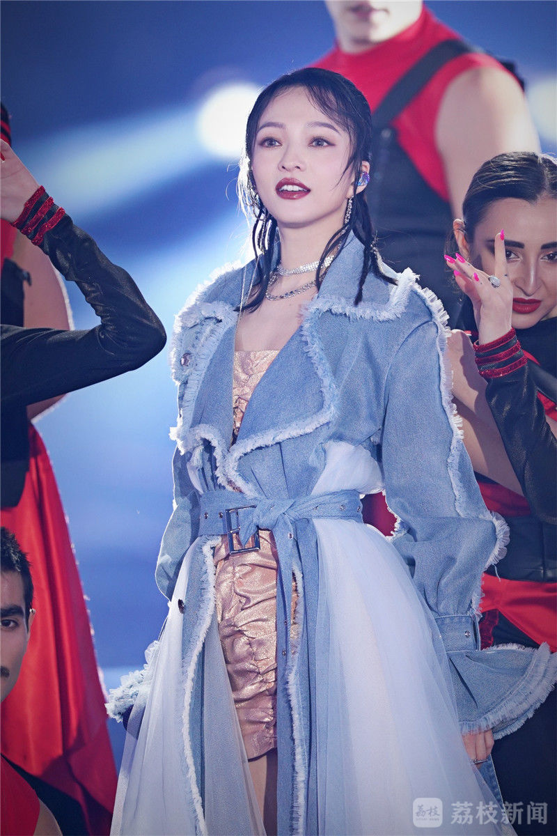 2020江苏跨年|钻石高音 豪华声线 顶配张韶涵电音串烧slay全场!