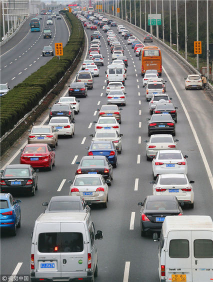 春节假期最后一日 江苏迎来返程车流高峰