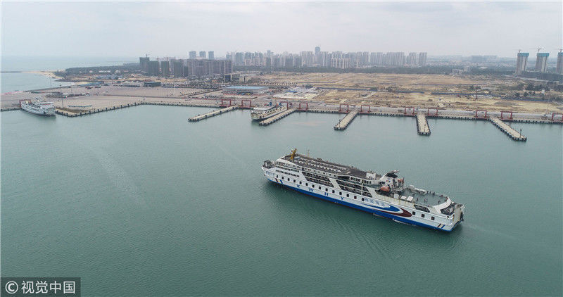 航拍海口秀英港新海港 "预约过海"畅通春节返程路2019-02-11