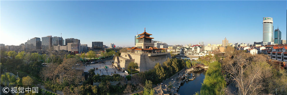 航拍济南护城河绿柳依依
