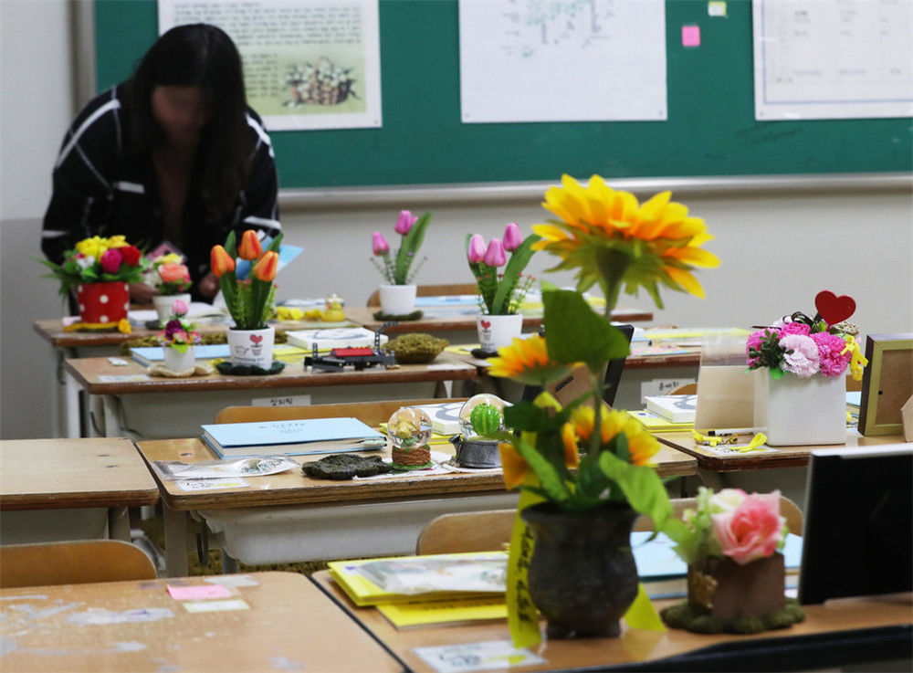 韩国"世越号"事件5周年 市民悼念遇难学生