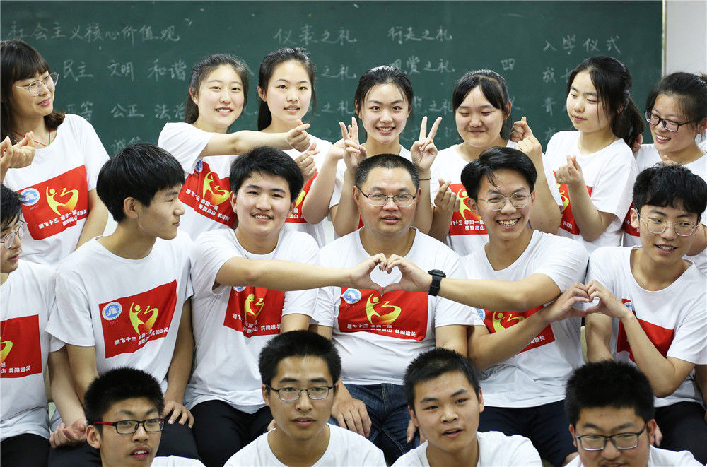 2019年6月6日,江苏盐城,大丰高级中学考点,应届高三(13)班毕业生统一