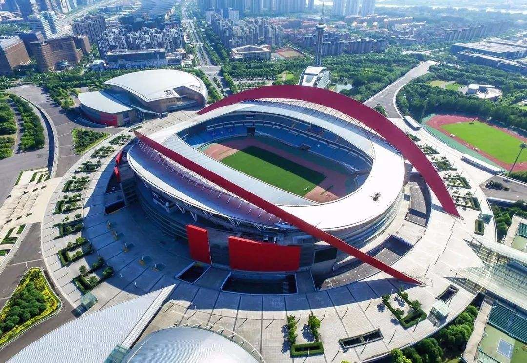 傲立河西正轴,立踞河西精萃资源围合中央,与奥林匹克体育中心毗邻而处