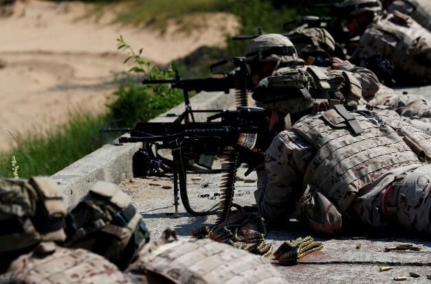 荔枝新闻 军事  今天的军情观察之"谈兵论战"我们将一起关注: 【美国