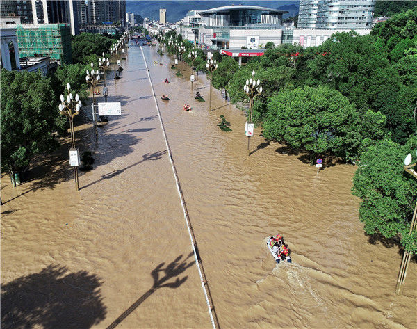 浙江临海老城遭遇台风侵袭内涝严重 灾后救援持续2019-08-11