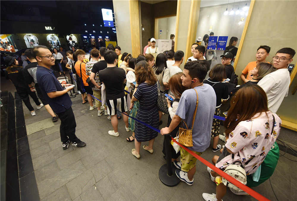 周杰伦《说好不哭》爆红带火mv同名奶茶店 "限购"无法阻止人们排队