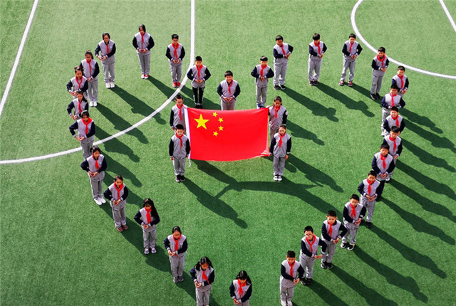 中国少年先锋队建队71周年 红领巾闪耀新时代光芒2020-10-14