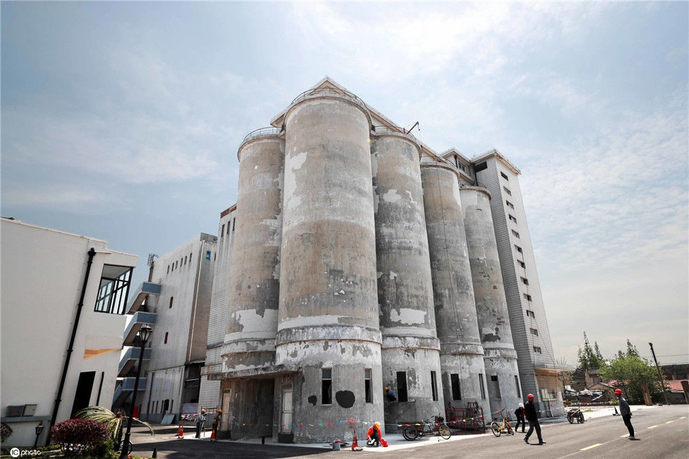 2020年4月23日,上海,曾经用来贮存粮食的筒仓是最富有特色的建筑,园区