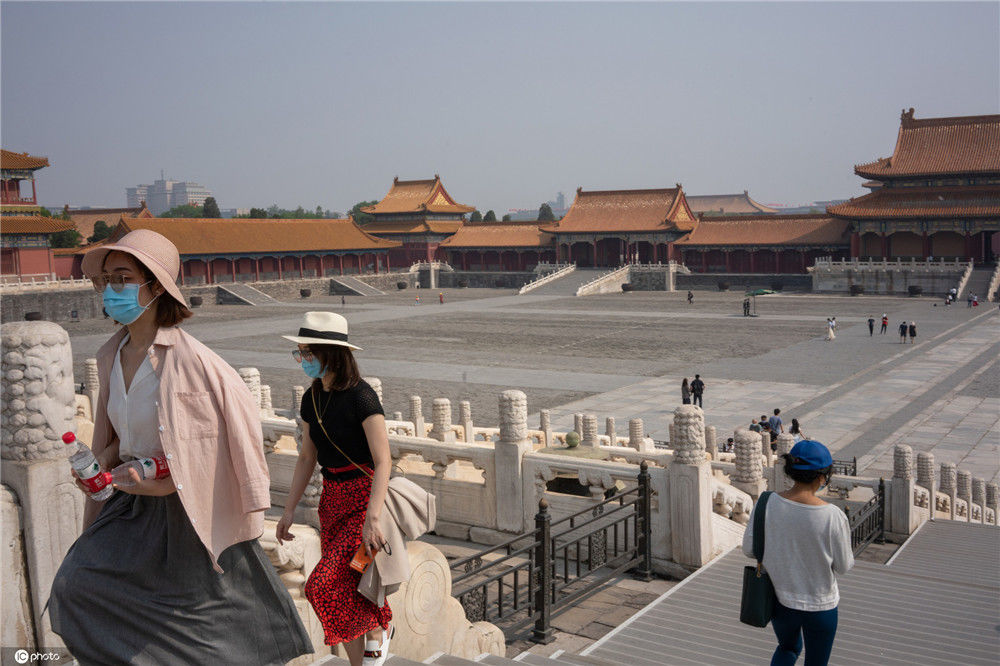 五一假期,北京遊客參觀遊覽北京天安門廣場,北京故宮博物院,興致高