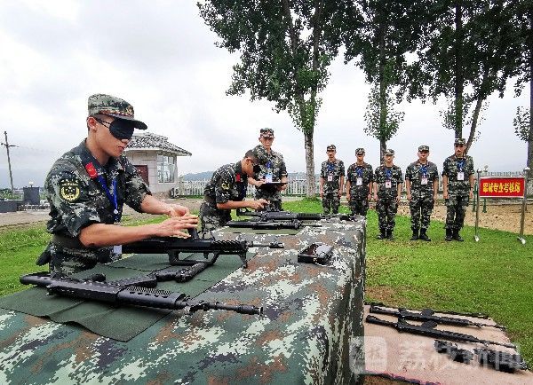 训练场即战场 看武警后勤兵哥哥的十八般武艺|荔枝军事