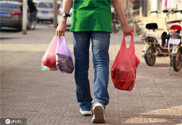 你出门买东西是否已经习惯自带环保袋?
