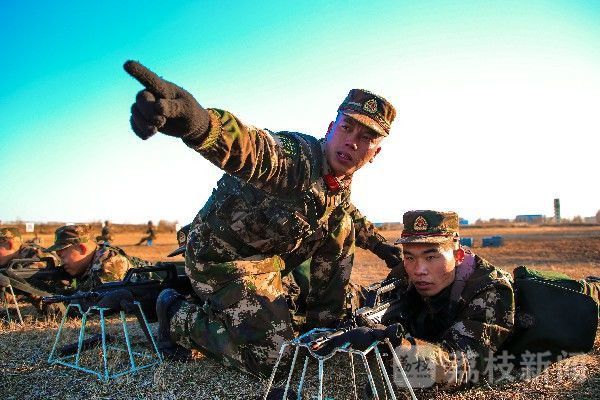武警某部新兵团首次开展实弹射击训练荔枝军事