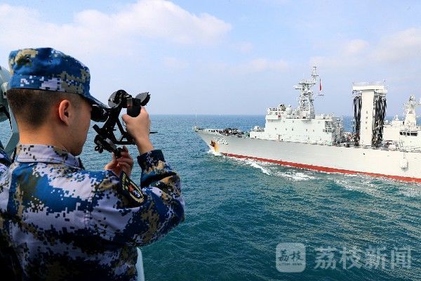 编辑/田柳 高志鹏 赵著彬      近日,东部战区海军某驱逐舰支队南京舰