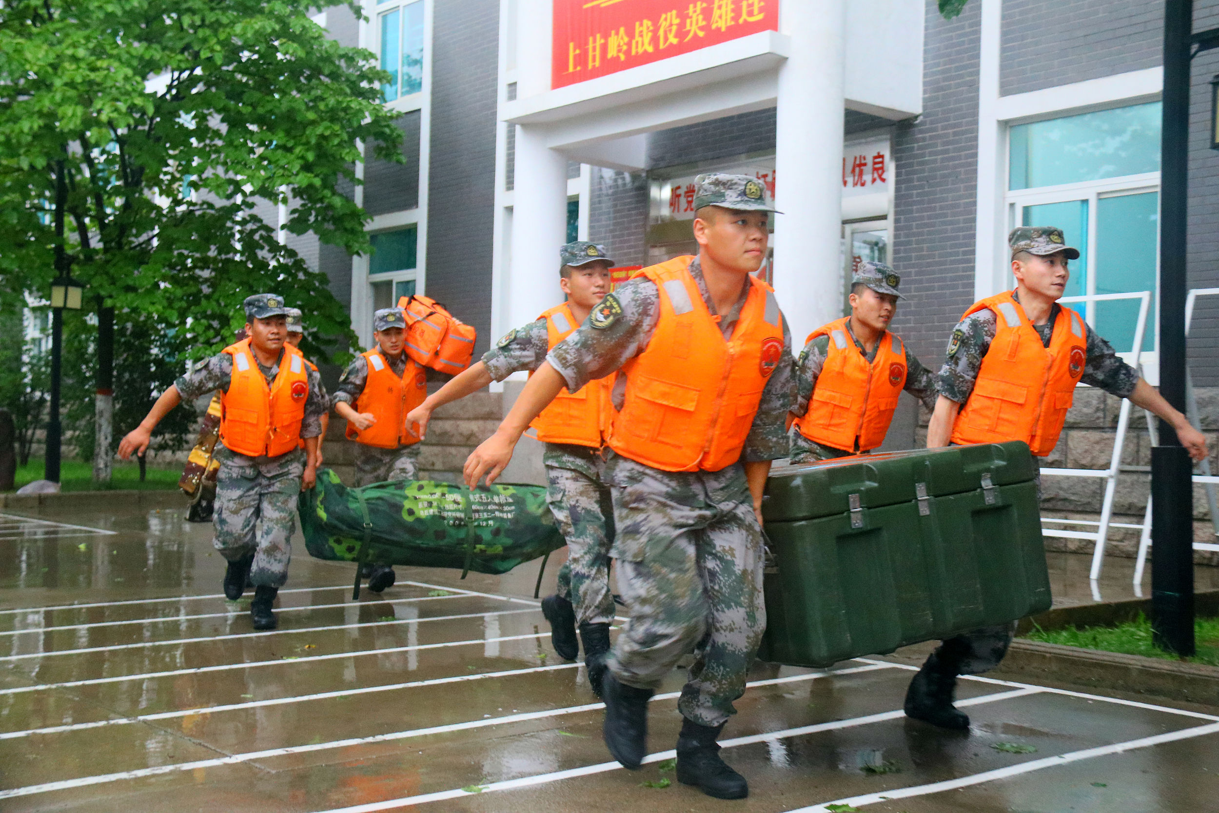 广西桂林遭遇持续强降雨 河流水位暴涨超警 防汛应急响应提升为一级