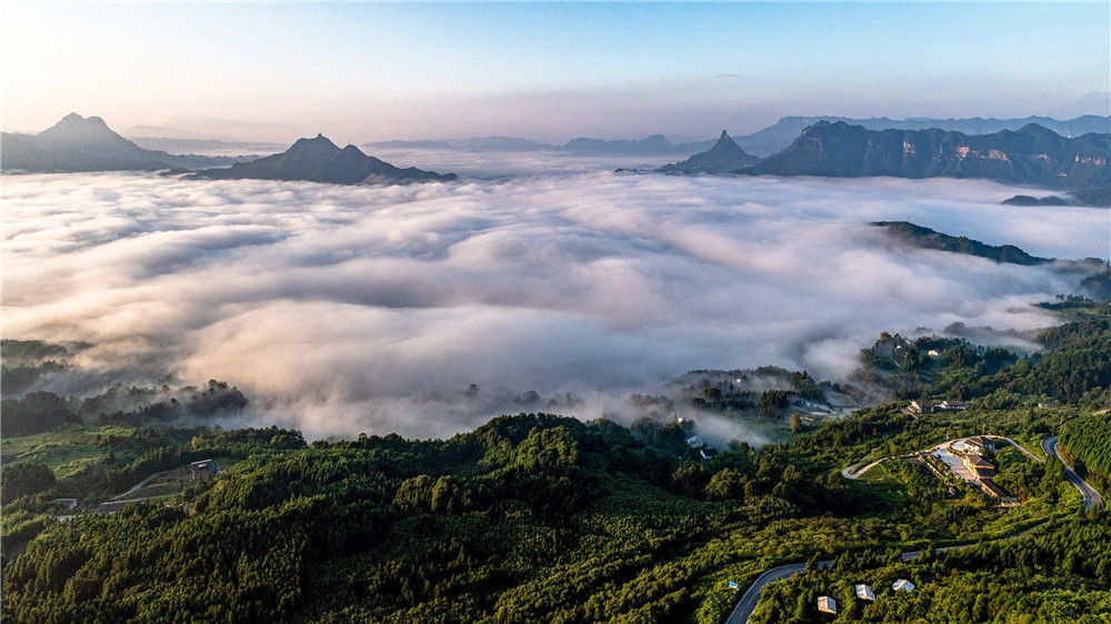 重庆:金佛山出现云海景观