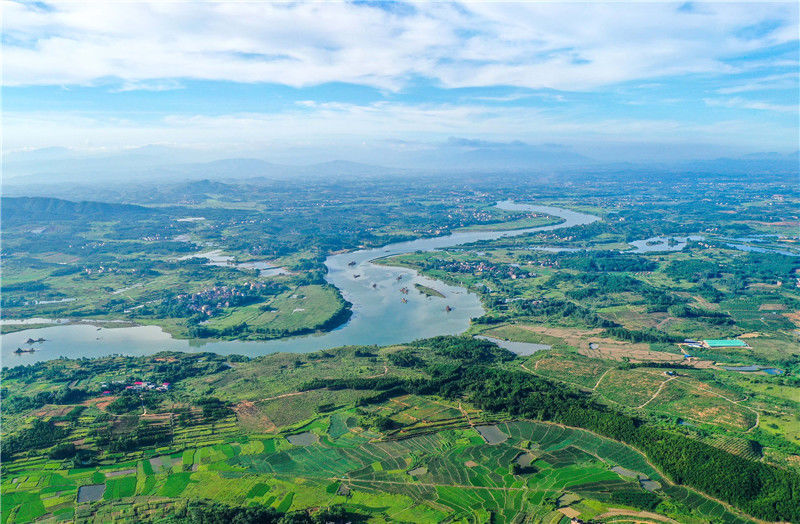湖南省永州市道县境内有6条河流流经,湖泊众多.