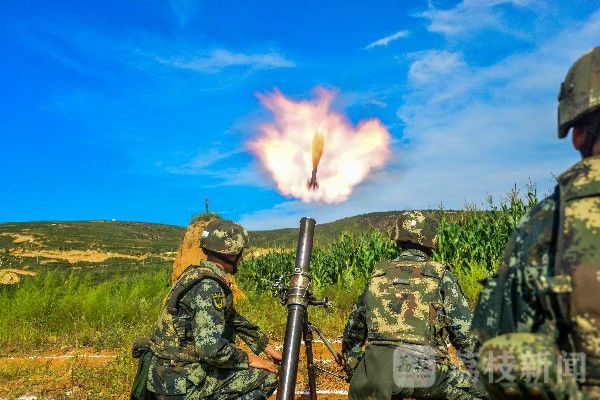 硝烟弥漫!直击迫击炮实弹射击现场|荔枝军事_荔枝网新闻