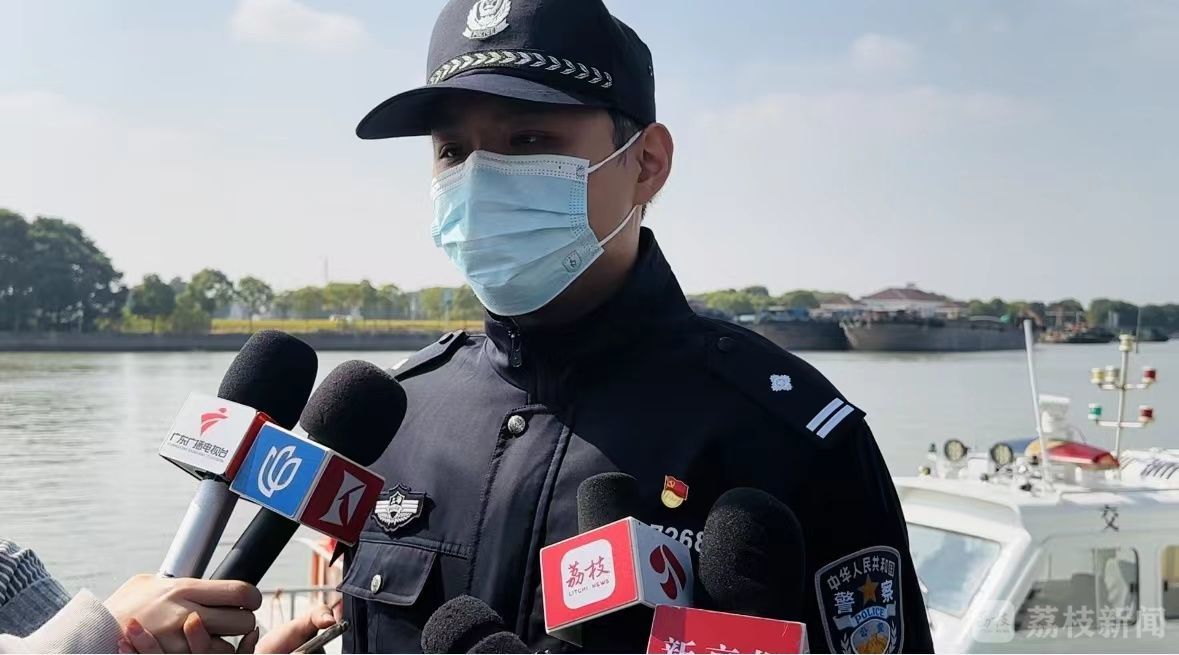 为确保当地范围水域安全有序,上海公安边防港航分局已在入沪水路道口