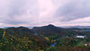 11月27日初冬时节，南京幕府山蜿蜒山路，层峦叠嶂，绚丽多彩，处处美景如画。五彩斑斓的植被，碧绿的溪水，构成了一幅美丽山水画卷惹人醉。自然摄影师武先生高兴地称，未想到，空中俯瞰南京幕府山，真乃美如画。