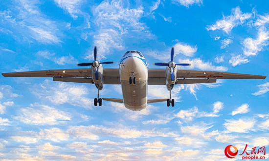 鲲鹏展翅，励羽高飞。