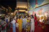 2022年8月4日，江苏扬州，“仁丰里 遇见ni”七夕民俗文化节开幕，市民感受浓浓的七夕文化氛围。