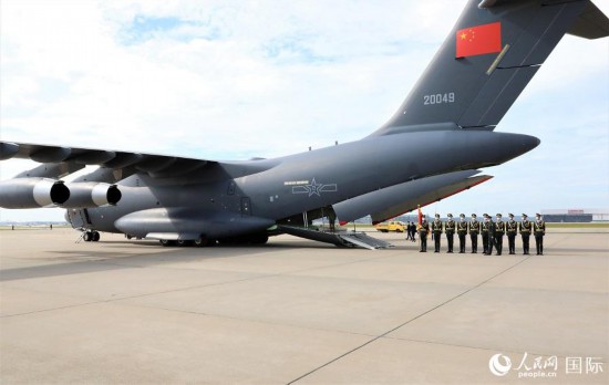 中国和韩国9月16日上午在韩国仁川国际机场共同举行在韩中国人民志愿军烈士遗骸交接仪式。人民网记者 张悦摄