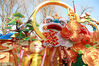 2023年1月19日，南京，兔年春节将至，南京夫子庙等地布置了很多兔年秦淮灯彩，营造出浓厚的春节喜庆氛围。