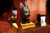 2023年1月31日，北京，圆明园海晏堂兔首亮相中国国家博物馆“癸卯金安——二〇二三新春展”，吸引众多游人围观。