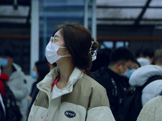 2月8日，成都市就业局人才服务中心大学生专场招聘会现场。（何川 摄）