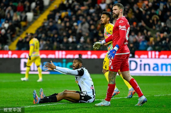 意甲裁判争议不断 VAR使用再度引发舆论热议