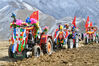 图为西藏拉萨市达孜区唐嘎村的春耕仪式现场。 