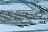 2023年3月20日，新疆乌鲁木齐，一场春雪过后，天气转晴，广袤的田野上一片洁白，草木披雪戴银，空气清新和畅，美景如诗如画。来源：王建锋/IC photo