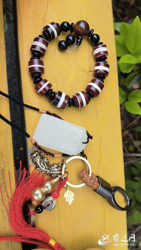 (全媒体)慧眼识“包”,这个环卫工人曾多(2743495)-20230425084844