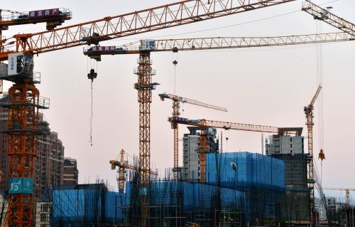 国家统计局：上半年全国房地产开发投资58550亿元 同比下降7.9%