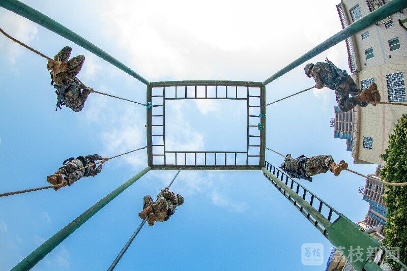 武警特战队员开展多课目强化训练荔枝军事