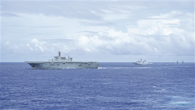 编队航行。乔晨曦摄